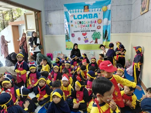 Semarak Kemerdekaan, TK IT Wildan Kunjungi Rocket Chicken
