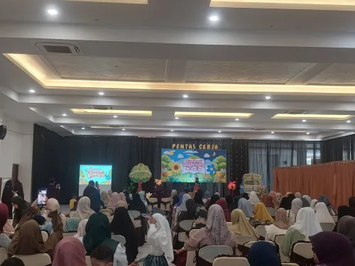 Semarak Pentas Ceria TK/KB IT Wildan: Cetak Generasi Hebat Cinta Al-Qur'an di Masjid Suada